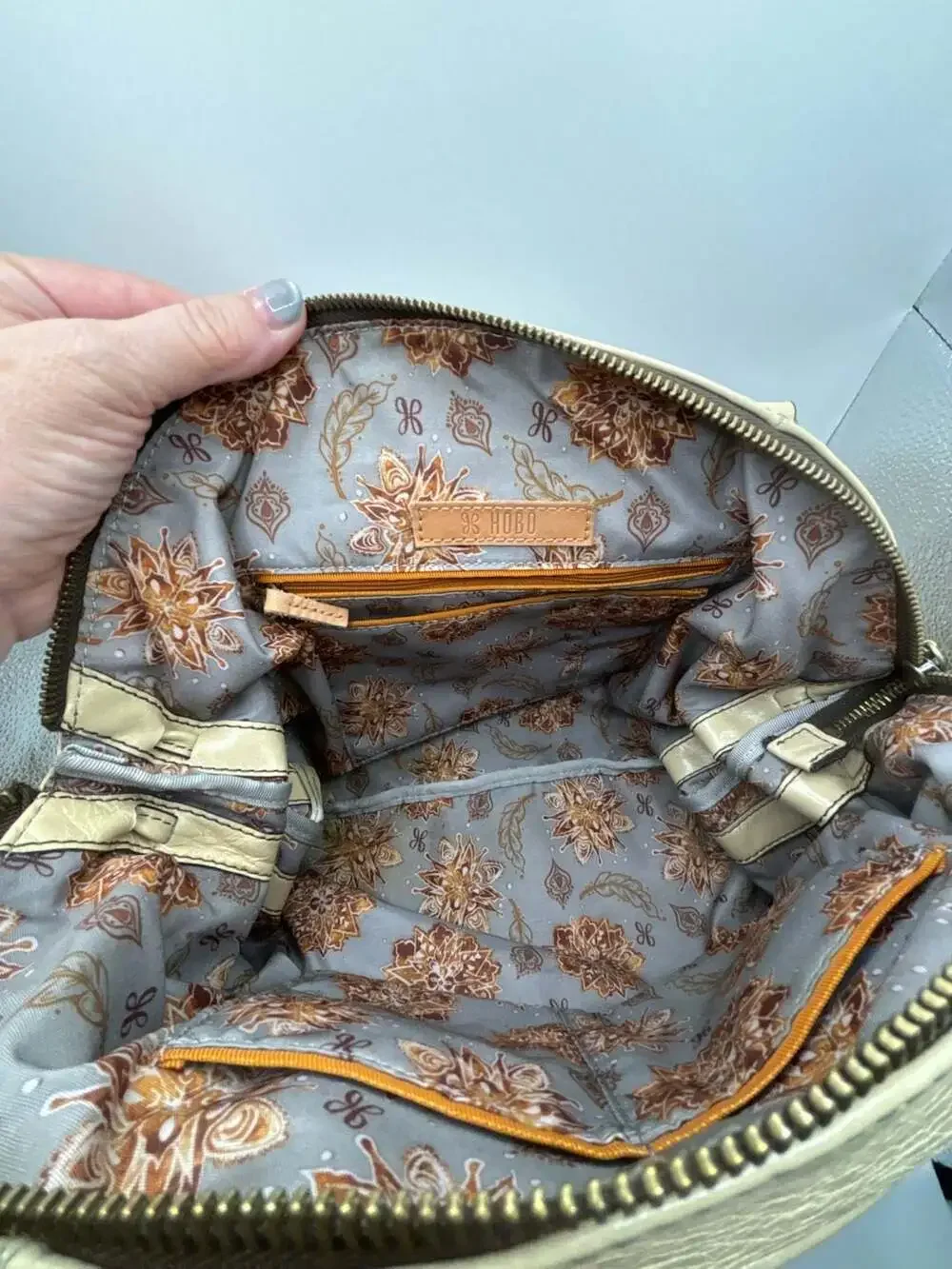 Hobo Flourish Beige Leather Shoulder Bag Tote Handbag